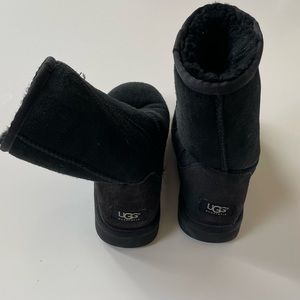 Ugg boots women size 8 GUC black